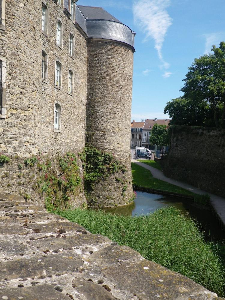 Centre Les Ports Hotel 3*
